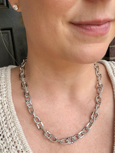 Silver Textured Link Chain Necklace - STILOSA